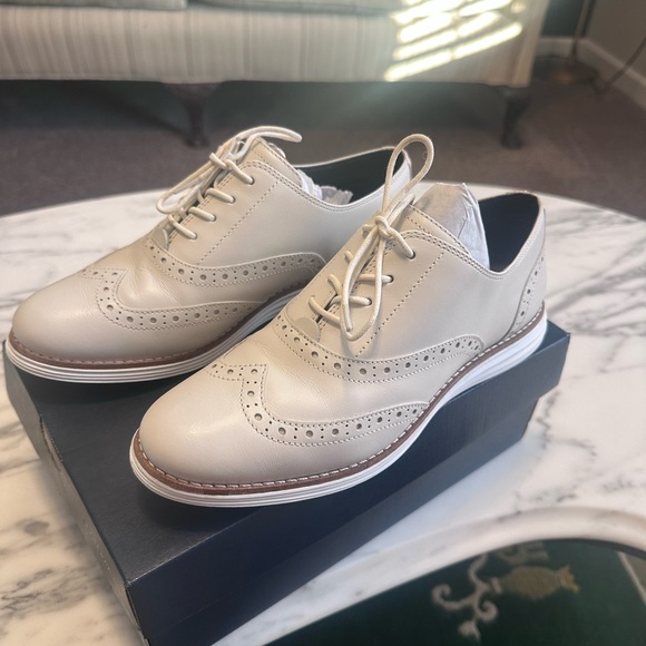 Cole Haan Women’s Original Grand Wingtip Oxford - Picture 3 of 5